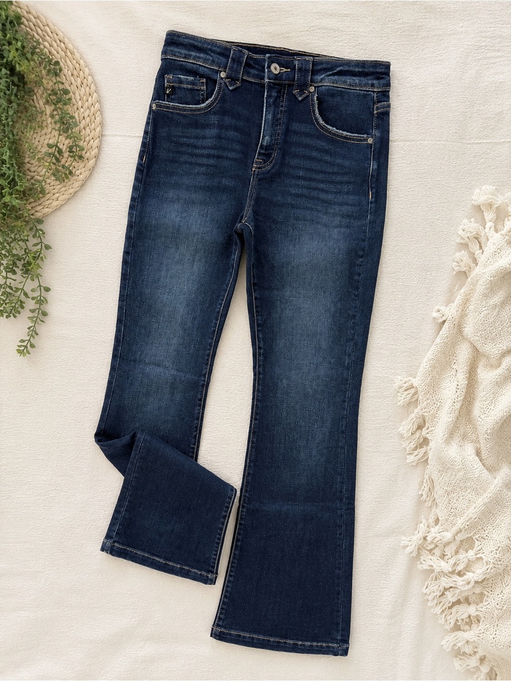 Kancan Women’s Size 26 Dark Wash Straight Leg Stretch Jeans
